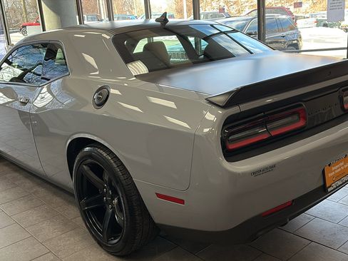 Used 2022 Dodge Challenger SRT Hellcat image 6