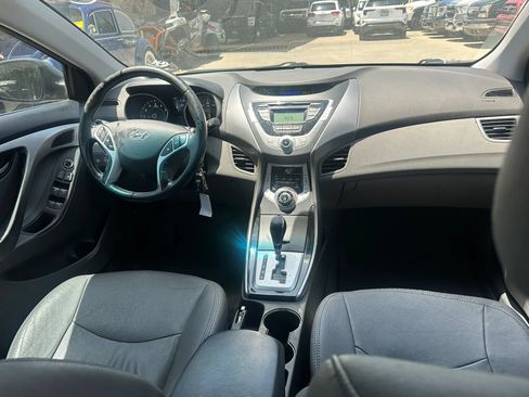 Used 2012 Hyundai Elantra Limited FWD image 4