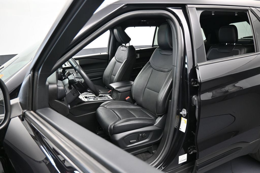 Used 2024 Ford Explorer ST w/ Equipment Group 401A AWD/4WD image 10