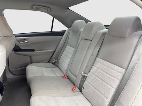 Used 2015 Toyota Camry LE FWD image 34