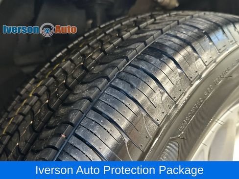 Used 2023 Jeep Grand Cherokee Laredo w/ Luxury Tech Group I AWD/4WD image 13