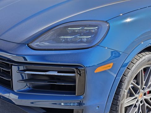 Certified 2025 Porsche Cayenne S image 12
