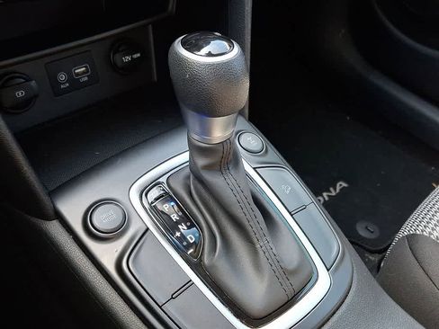 Used 2019 Hyundai Kona SE w/ Cargo Package image 13