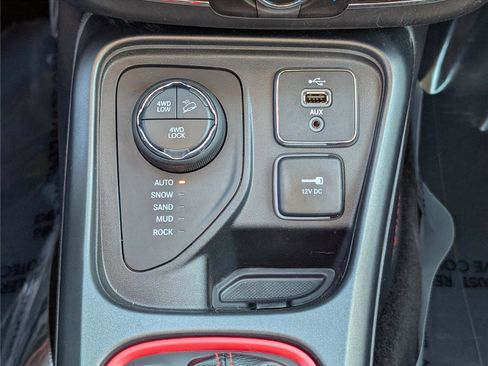 Used 2018 Jeep Compass Trailhawk image 26