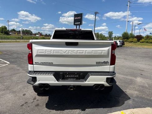 Used 2021 Chevrolet Silverado 1500 High Country w/ Technology Package AWD/4WD image 4