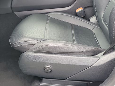 Used 2024 Mercedes-Benz GLC 300 image 18