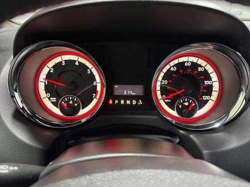 Used 2016 Dodge Grand Caravan SE FWD image 17