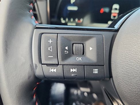 New 2025 Nissan Kicks SR image 5