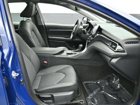 Used 2024 Toyota Camry SE w/ Convenience Package FWD image 34