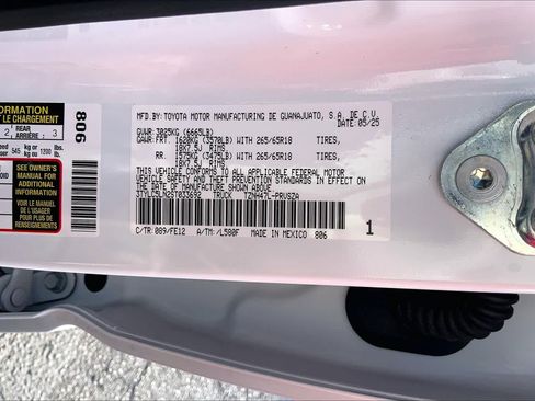 Used 2025 Toyota Tacoma TRD Sport AWD/4WD image 34