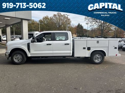 New 2026 Ford F250 XL w/ XL Chrome Package image 5