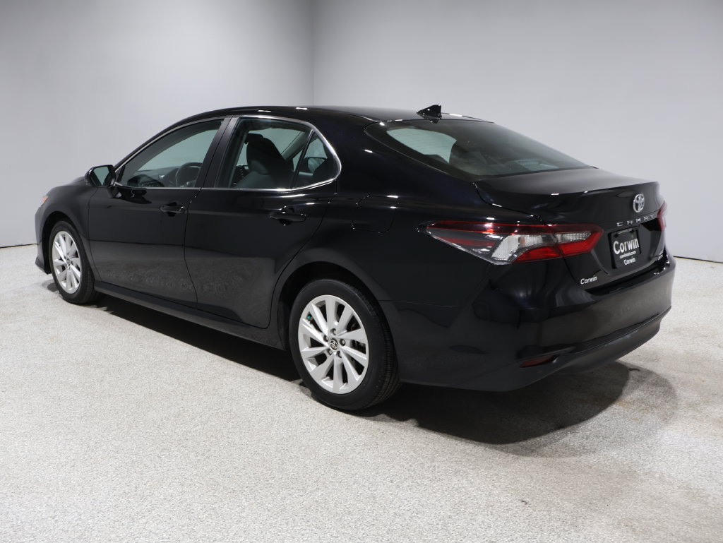 Used 2022 Toyota Camry LE AWD/4WD image 4