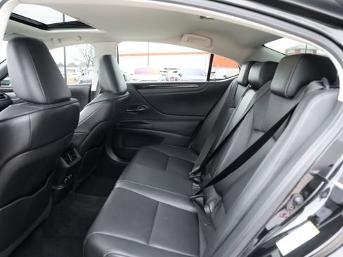 Used 2019 Lexus ES 350 Ultra Luxury image 22