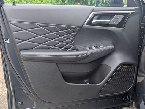 New 2026 Mitsubishi Outlander SEL Black Edition FWD image 10
