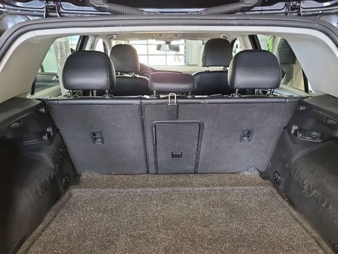 Used 2018 Volkswagen Golf SE image 9