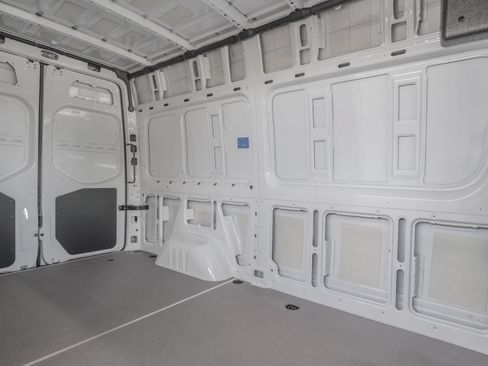 Used 2025 Mercedes-Benz Sprinter 2500 image 28