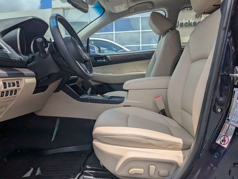 Used 2018 Subaru Outback 3.6R Limited AWD/4WD image 2