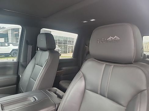 Used 2021 Chevrolet Silverado 2500 High Country w/ Z71 Off-Road Package AWD/4WD image 15