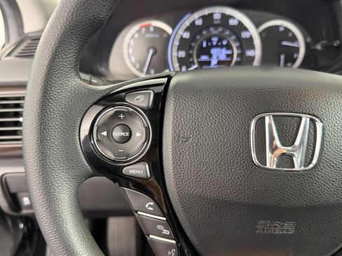 Used 2017 Honda Accord EX image 27