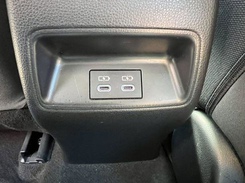 Used 2025 Toyota Corolla LE image 12