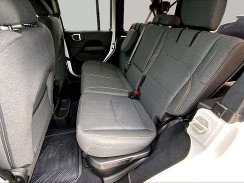 Used 2024 Jeep Wrangler Unlimited Sahara AWD/4WD image 20