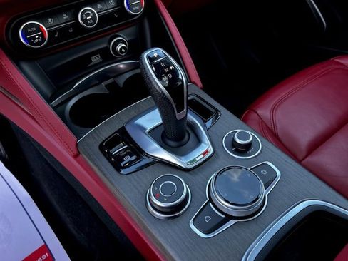 Used 2020 Alfa Romeo Stelvio Ti w/ Nero Edizione image 40