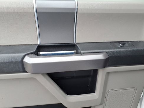 Used 2019 Ford F150 XLT w/ Equipment Group 302A Luxury image 13