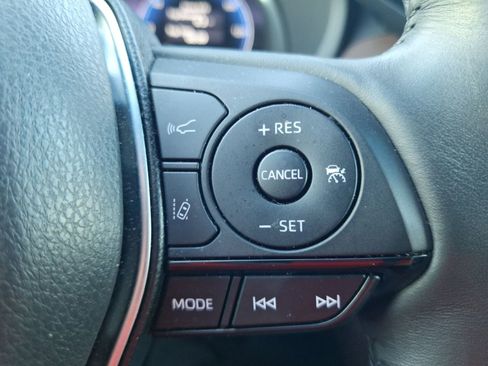 Used 2023 Toyota Venza Limited image 21