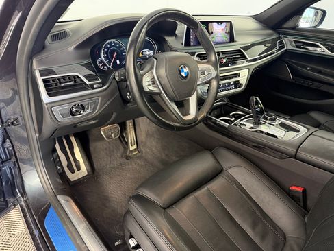 Used 2019 BMW 740i w/ Executive Package RWD image 4