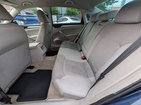 Used 2014 Volkswagen Passat 2.5 S image 17