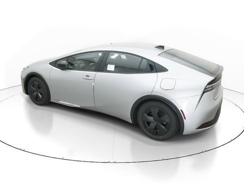 New 2026 Toyota Prius Plug-In Hybrid image 4