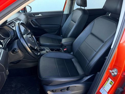 Used 2019 Volkswagen Tiguan SE image 12