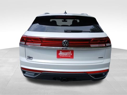 New 2026 Volkswagen Atlas Cross Sport SE image 4