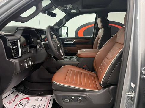 New 2026 GMC Sierra 3500 Denali Ultimate AWD/4WD image 9