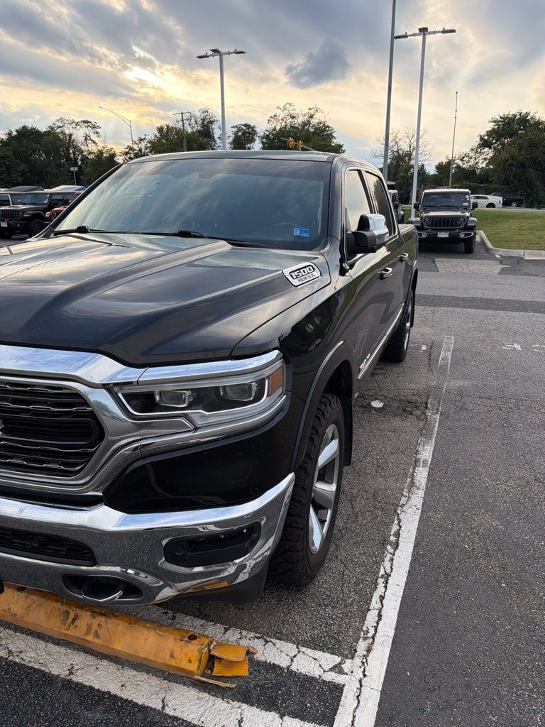 Used 2019 RAM 1500 Limited AWD/4WD image 2