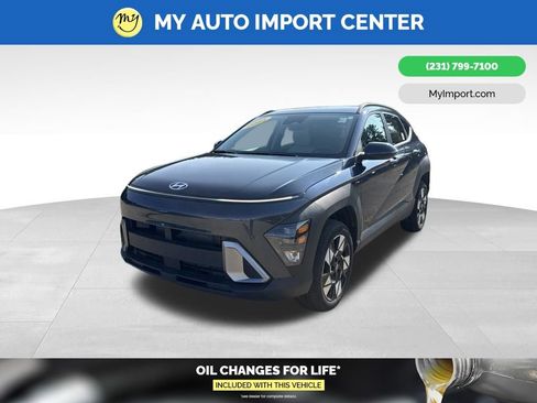 Used 2025 Hyundai Kona SEL AWD/4WD image 3