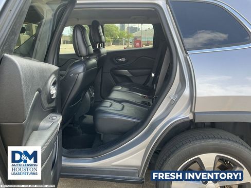 Used 2019 Jeep Cherokee Limited w/ Technology Group image 9