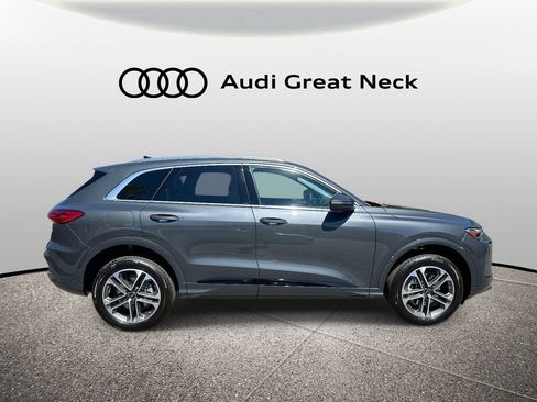 New 2026 Audi Q5 Premium AWD/4WD image 32