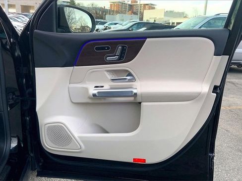 Used 2020 Mercedes-Benz GLB 250 4MATIC image 19