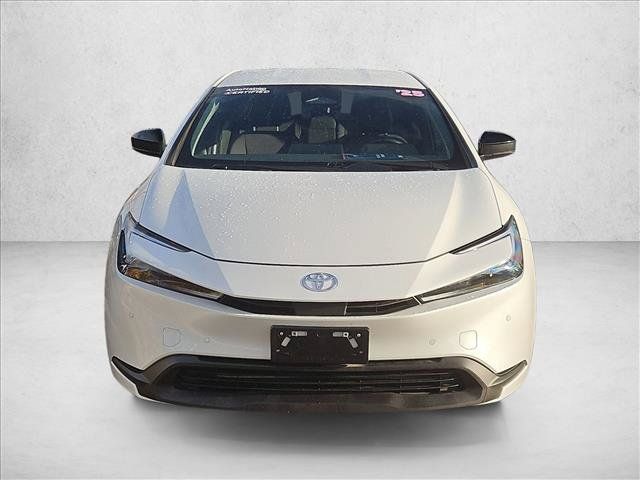 Used 2025 Toyota Prius LE FWD image 2
