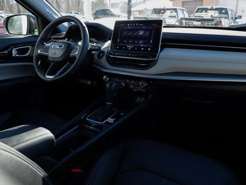 Used 2026 Jeep Compass Limited image 34