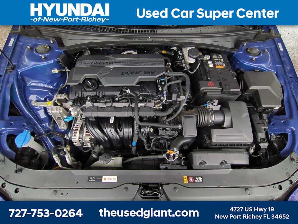 Used 2025 Hyundai Elantra SE w/ Cargo Package FWD image 12