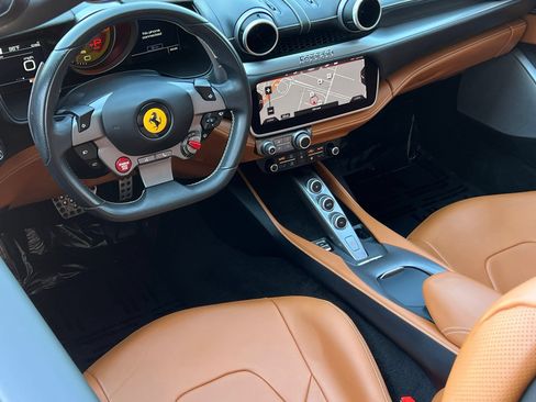 Used 2019 Ferrari Portofino RWD image 31