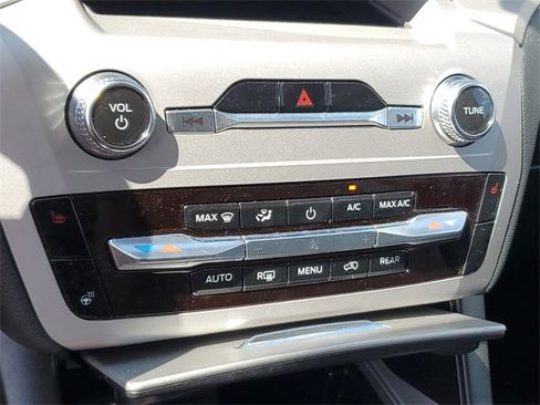 Used 2023 Ford Explorer XLT w/ Equipment Group 202A image 20