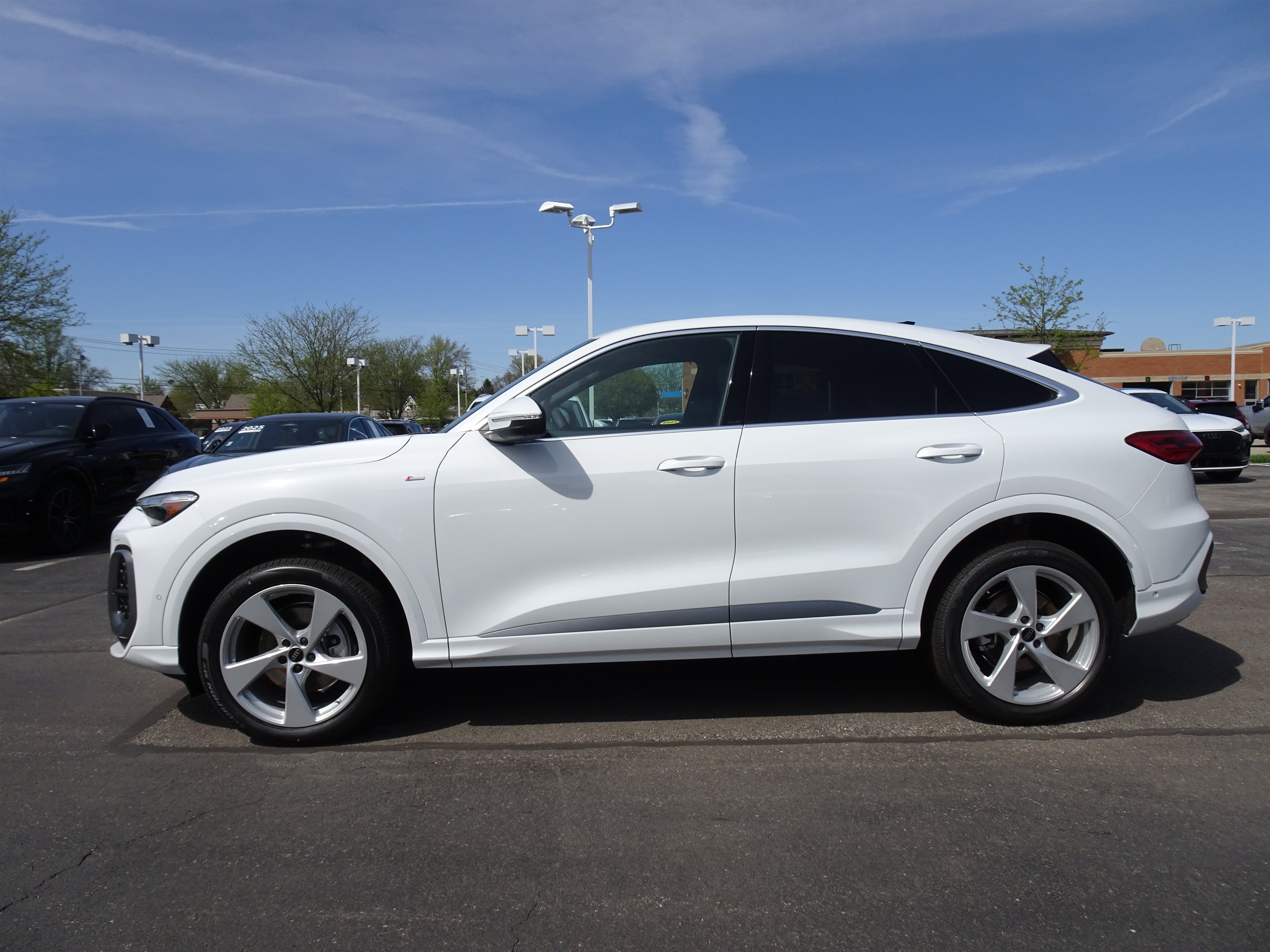 New 2026 Audi Q5 Premium Plus AWD/4WD image 2