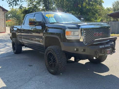 Used 2016 GMC Sierra 2500 Denali w/ Duramax Plus Package AWD/4WD image 3