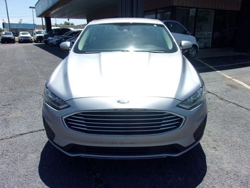 Used 2020 Ford Fusion SE image 3