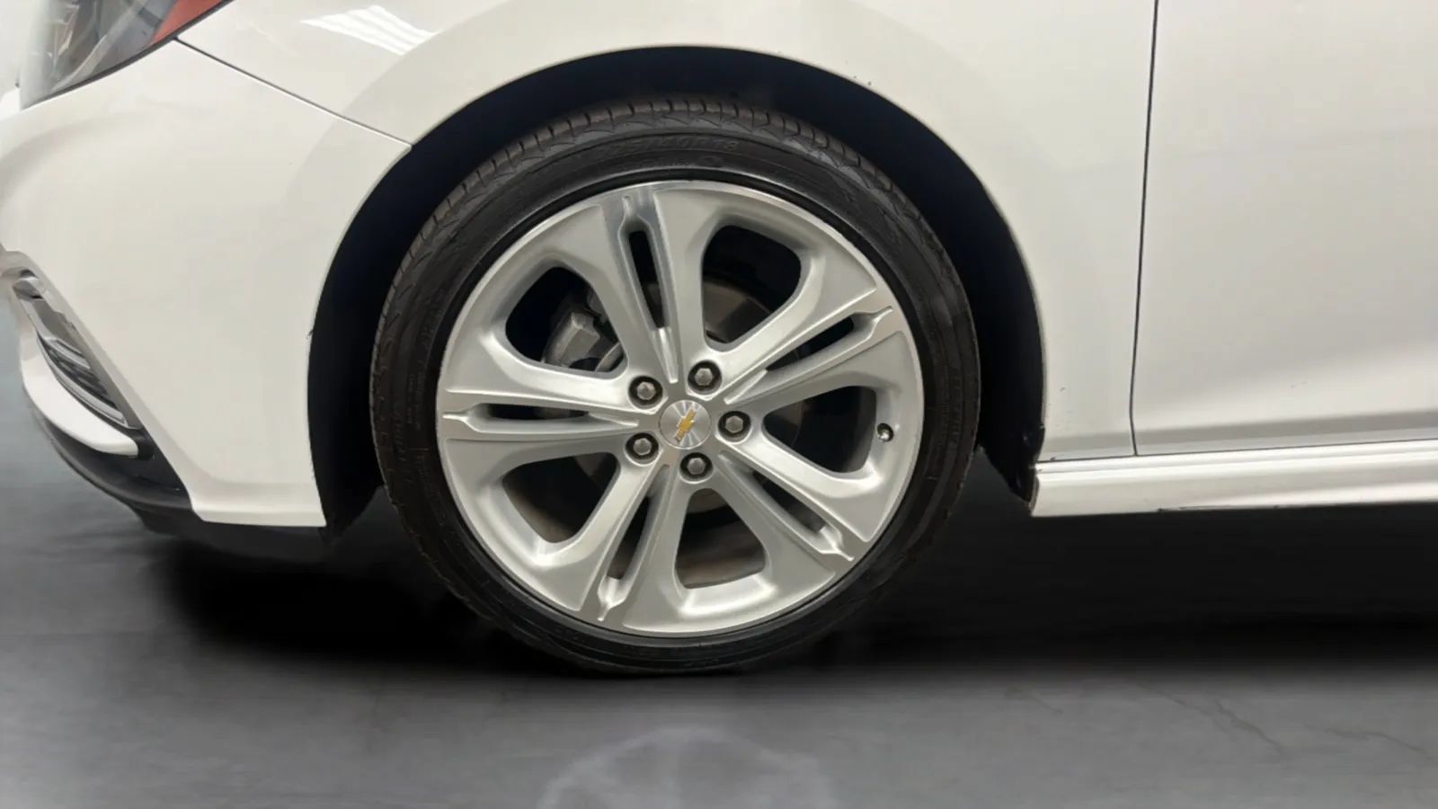 Used 2017 Chevrolet Cruze Premier w/ RS Package FWD image 29