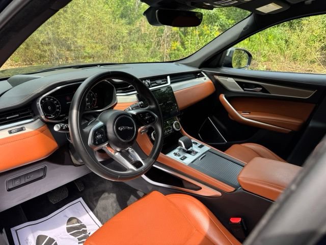 Certified 2026 Jaguar F-PACE R-Dynamic S AWD/4WD image 9
