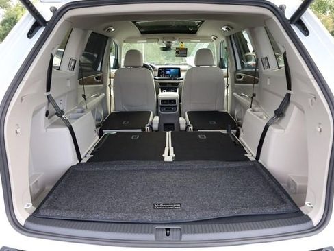 New 2026 Volkswagen Atlas SE image 9